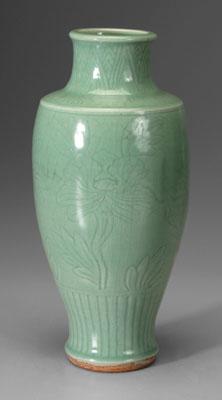 Chinese longquan celadon vase  947aa