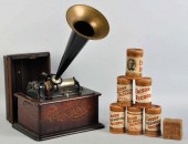 Wooden Edison Gramophone   10de98
