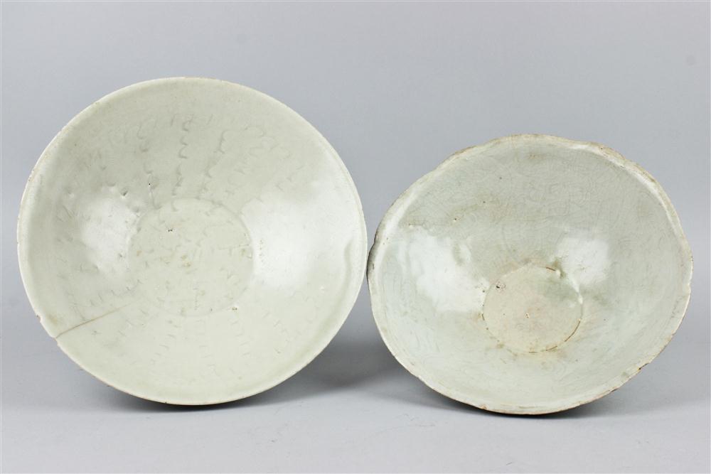 TWO CHINESE DING WARE OPEN BOWLS 146c36