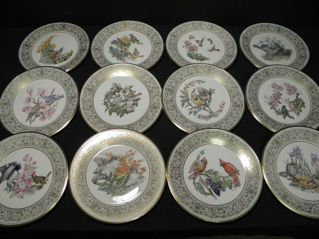Twelve Lenox gilt porcelain plates 16bca5