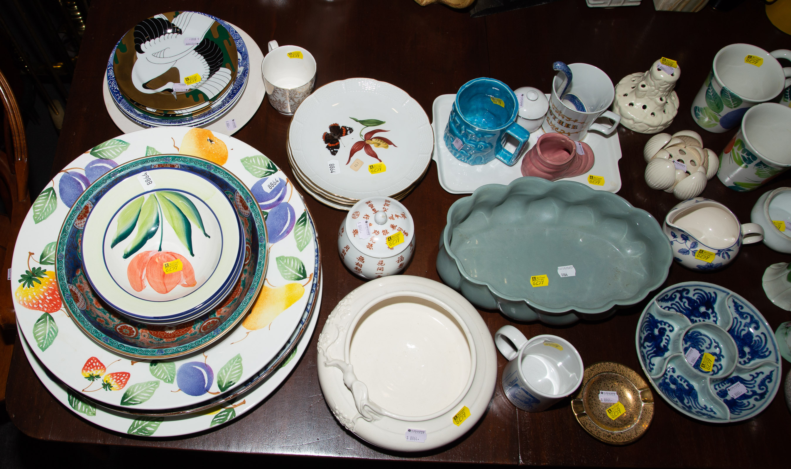 LARGE GROUP OF CHINA POTTERY 288533