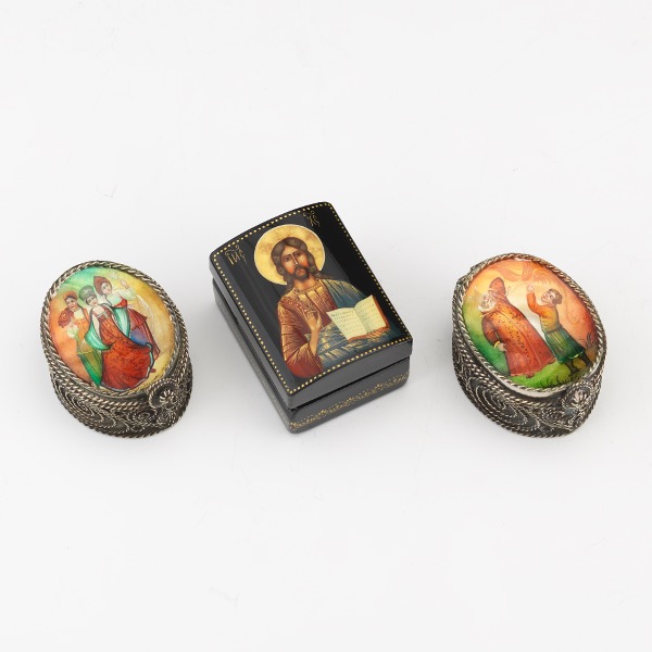 THREE RUSSIAN MINIATURE HAND PAINTED 2af7f1