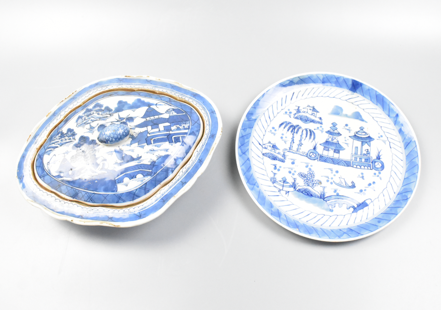 2 CHINESE BLUE WHITE PLATE AND 301508