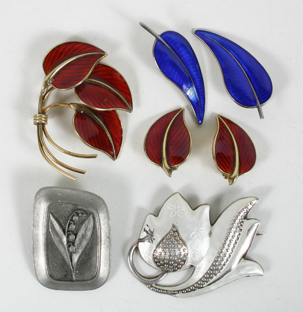 Assorted enameled and sterling 4ec73