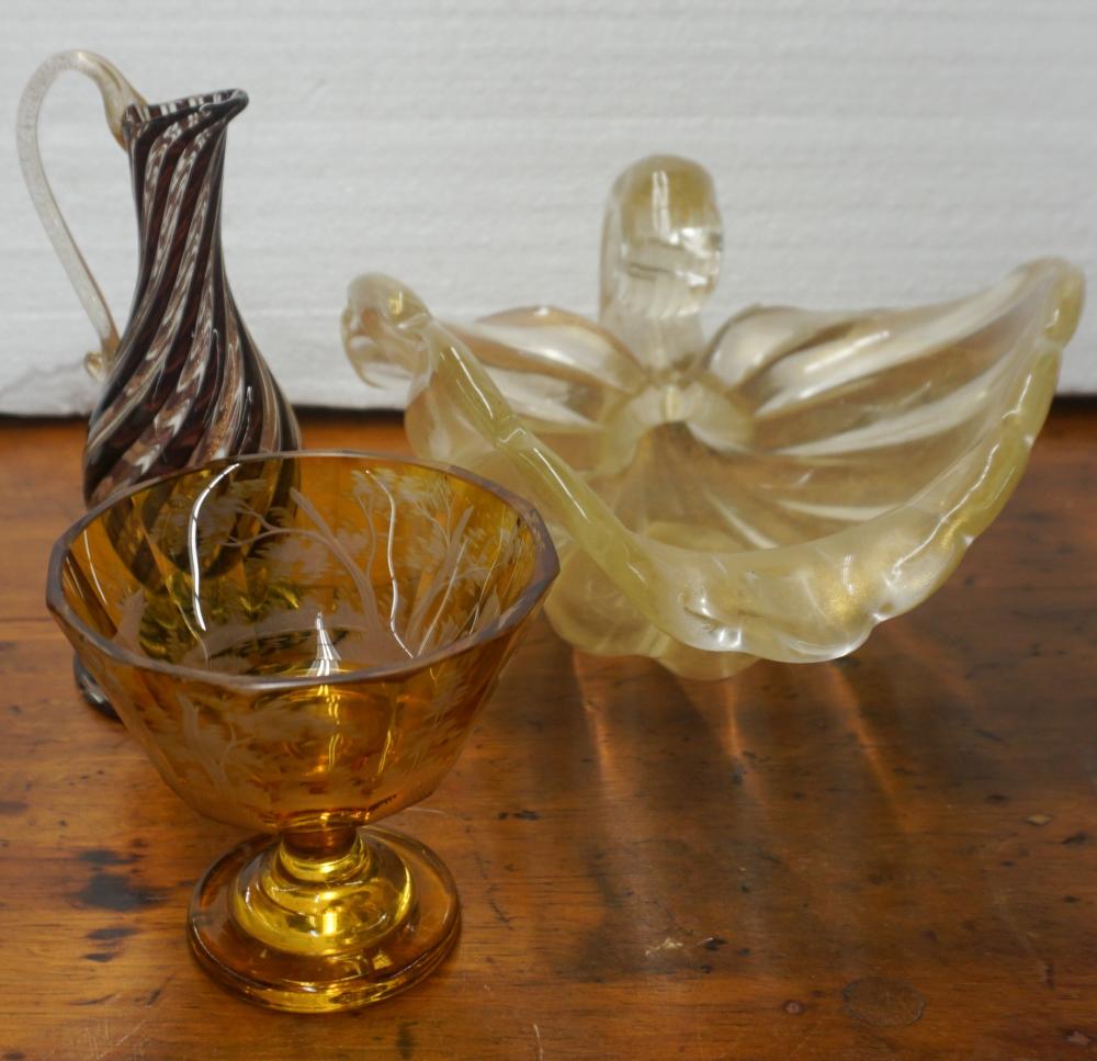 ITALIAN GLASS SHELL BOWL AND EWER 32af79