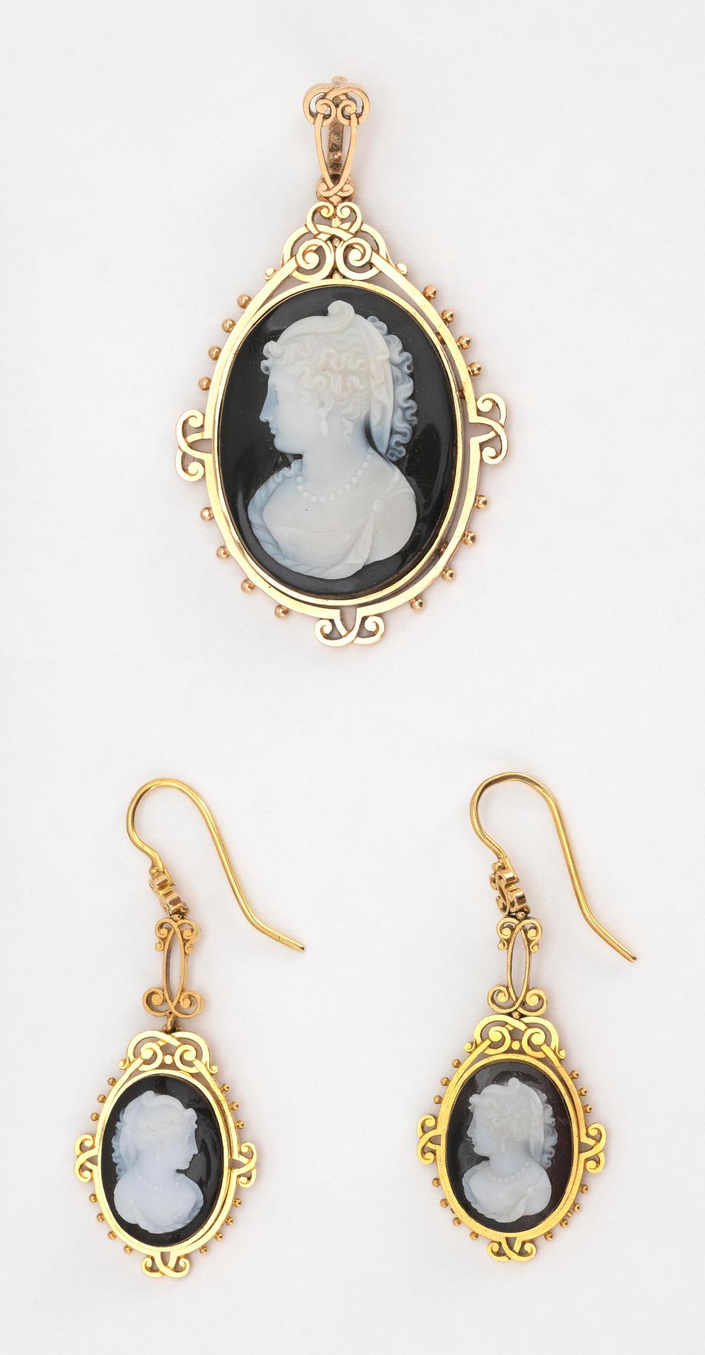 FRENCH GOLD AND AGATE CAMEO DEMI PARURE 34ce53
