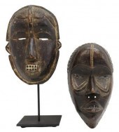  2 AFRICAN CARVED WOOD   359670