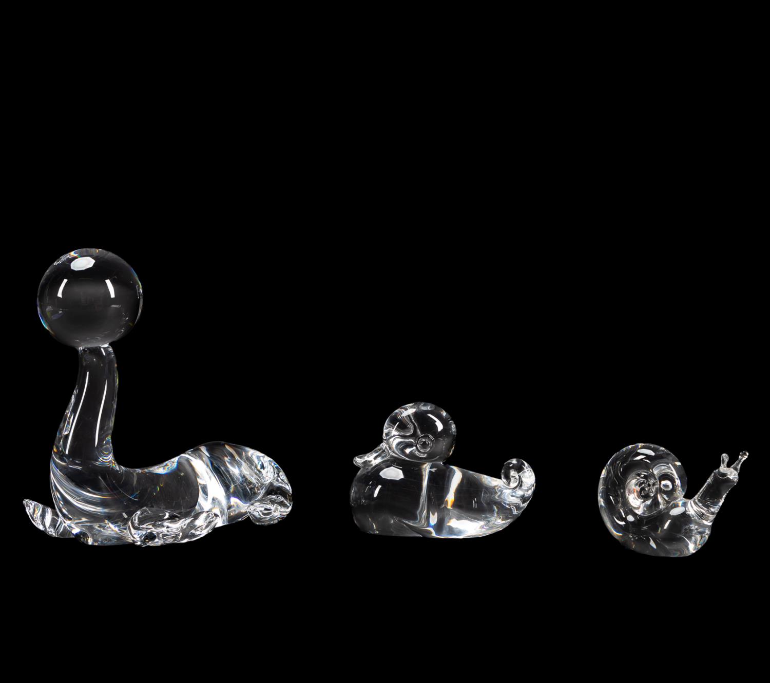 GROUP OF THREE STEUBEN CRYSTAL 35d526