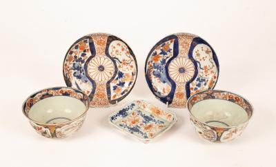 A pair of Japanese Imari bowls 36b110