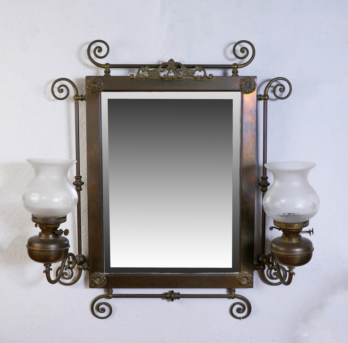 BRASS WALL MIRROR WITH SCONCES  36b3c2