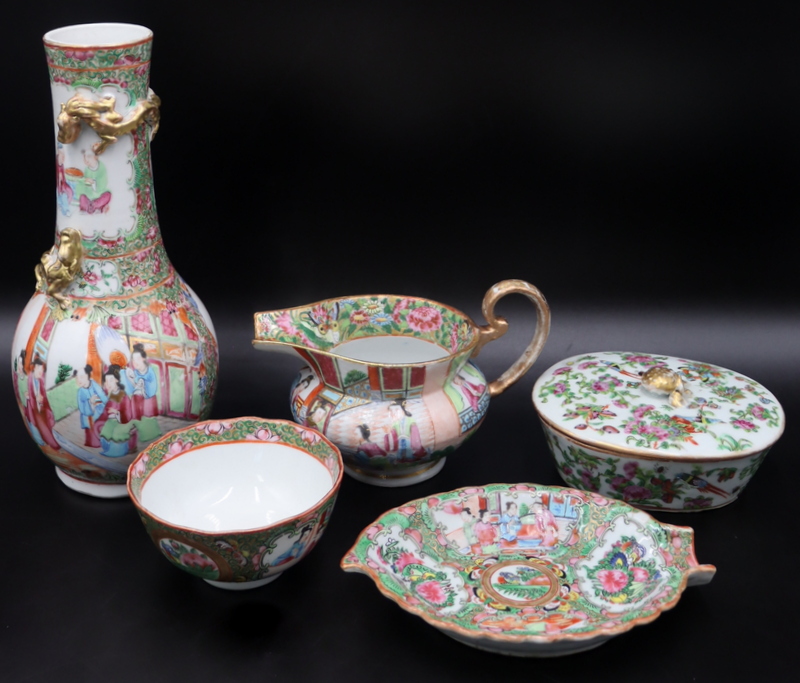 COLLECTION OF CHINESE EXPORT PORCELAINS  3b7e8e