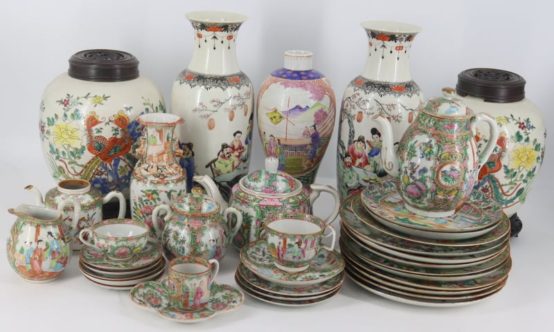 COLLECTION OF CHINESE EXPORT PORCELAINS  3b96da