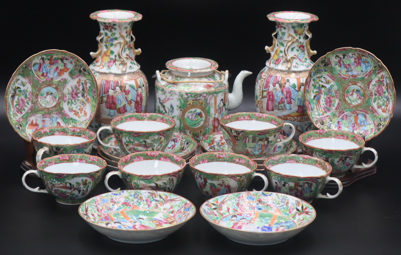 GROUPING OF CHINESE EXPORT PORCELAINS  3ba0da
