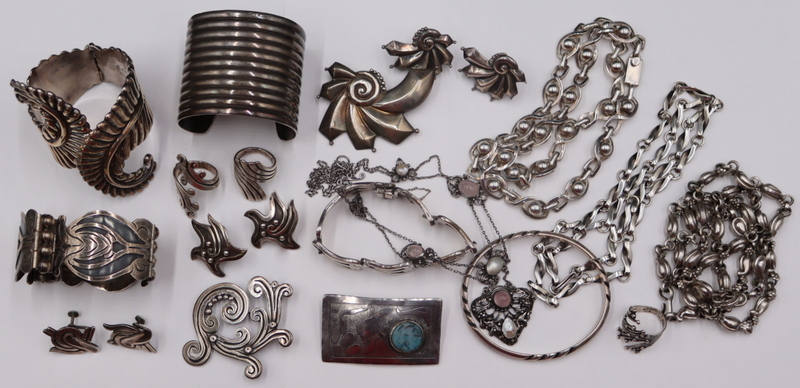 JEWELRY LARGE GROUPING OF SILVER 3b8355