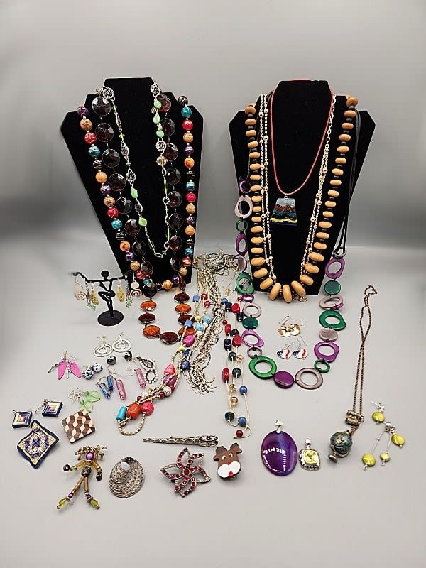 Large Group of Costume Jewelry  3c8f21