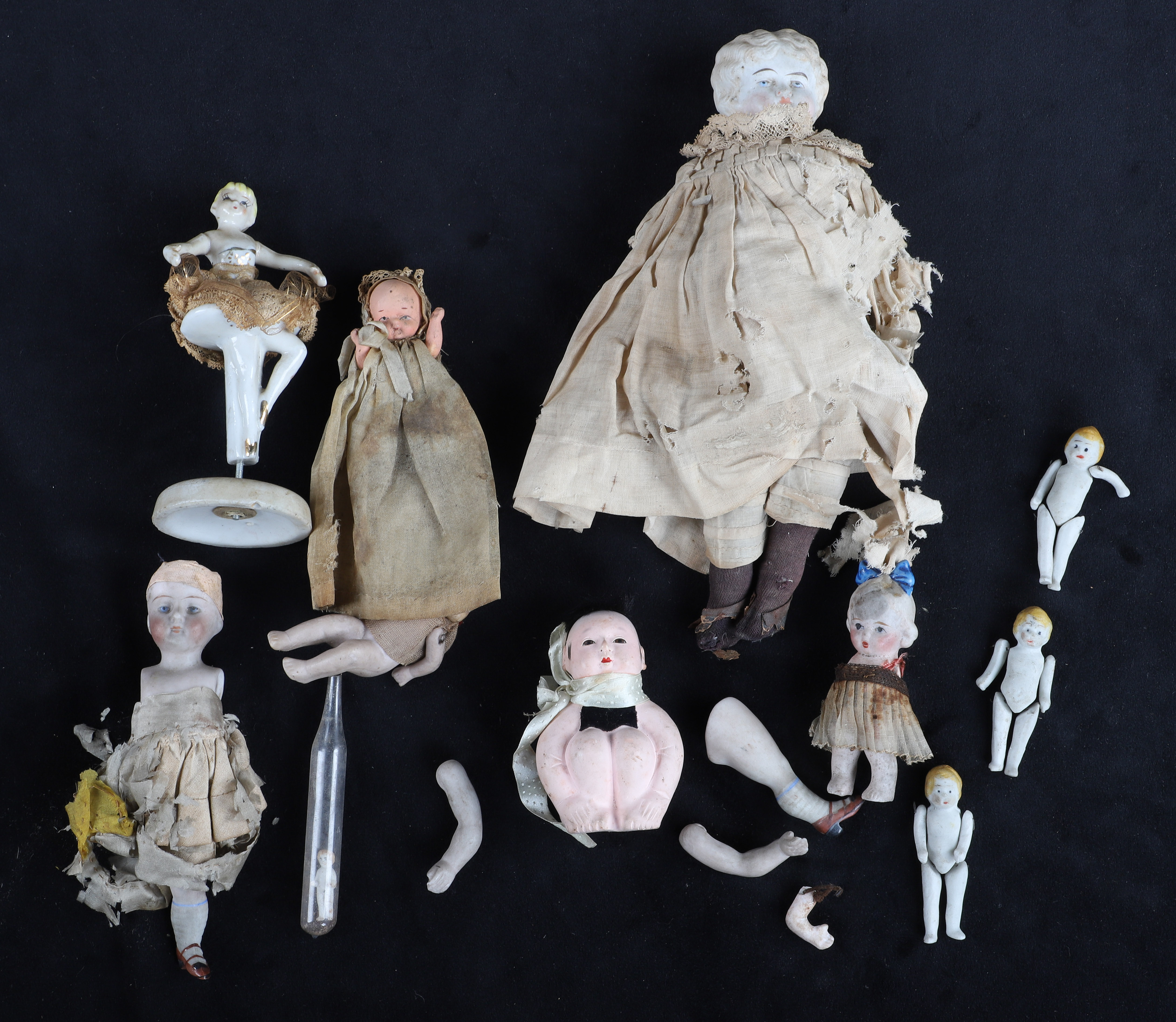 19th 20th C porcelain doll grouping 3ca876