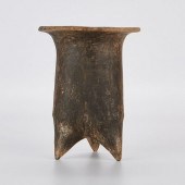 CHINESE NEOLITHIC TRIPOD VESSEL