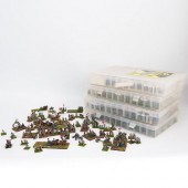 LARGE COLLECTION OF LEAD TOY SOLDIERSDESCRIPTION: