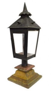 ANGLO-INDIAN BLACK TOLEWARE LANTERN