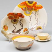 GROUP OF CLARICE CLIFF POTTERY