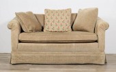 CONTEMPORARY UPHOLSTERED SETTEEContemporary