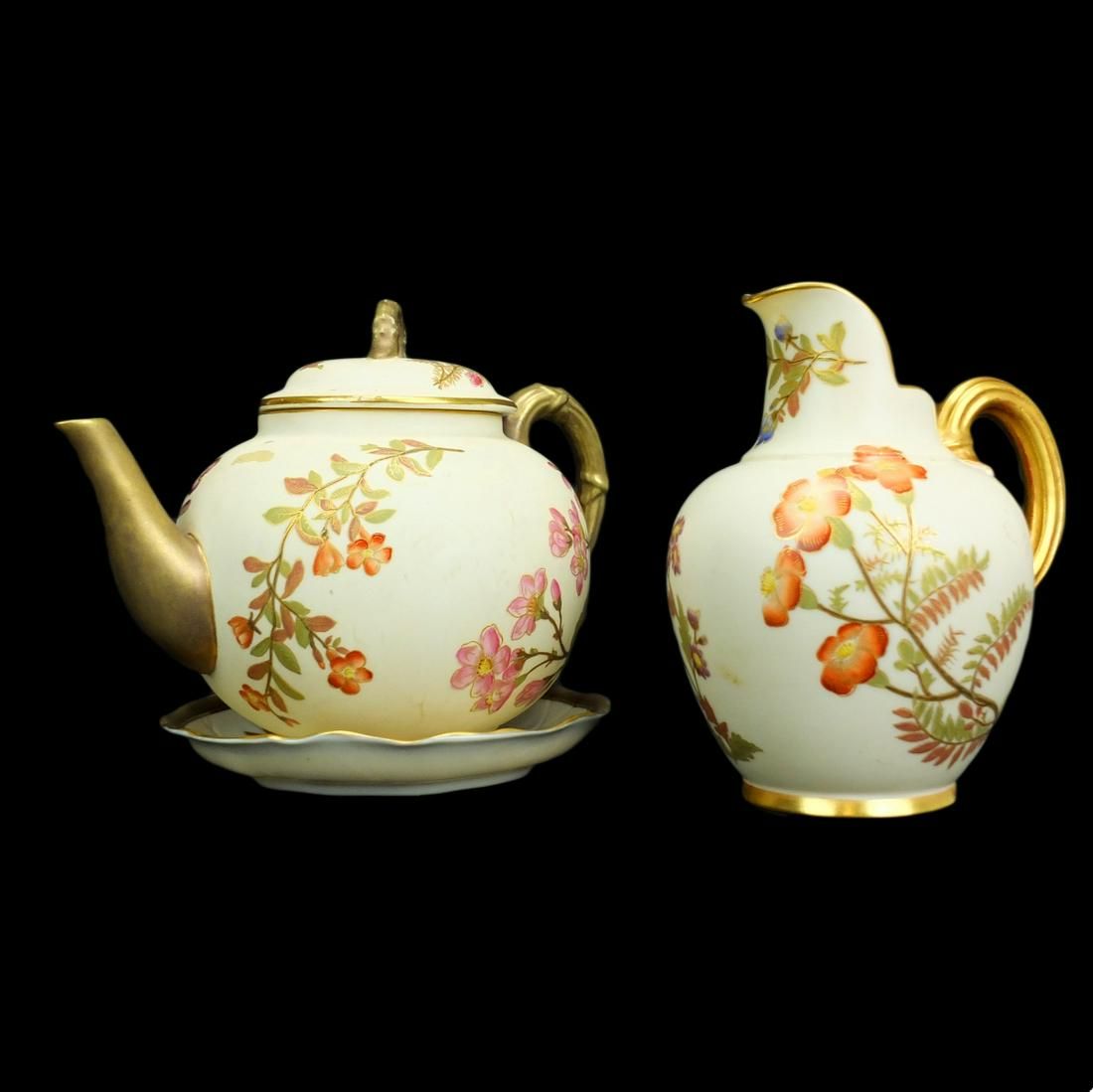 THREE ANTIQUE ROYAL WORCESTER TABLEWAREGrouping 3d2ab3