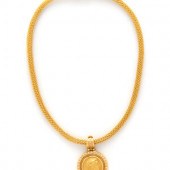 YELLOW GOLD AND DIAMOND COIN PENDANT/NECKLACE
Consisting
