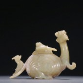 A CHINESE CARVED JADE DECORATIONHt.7.45cm