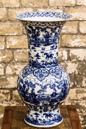 CHINESE BLUE AND WHITE PORCELAIN VASESChinese