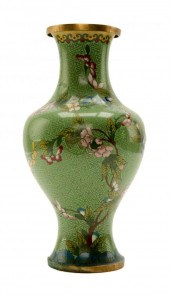 CHINESE CLOISONNE GREEN VASEChinese