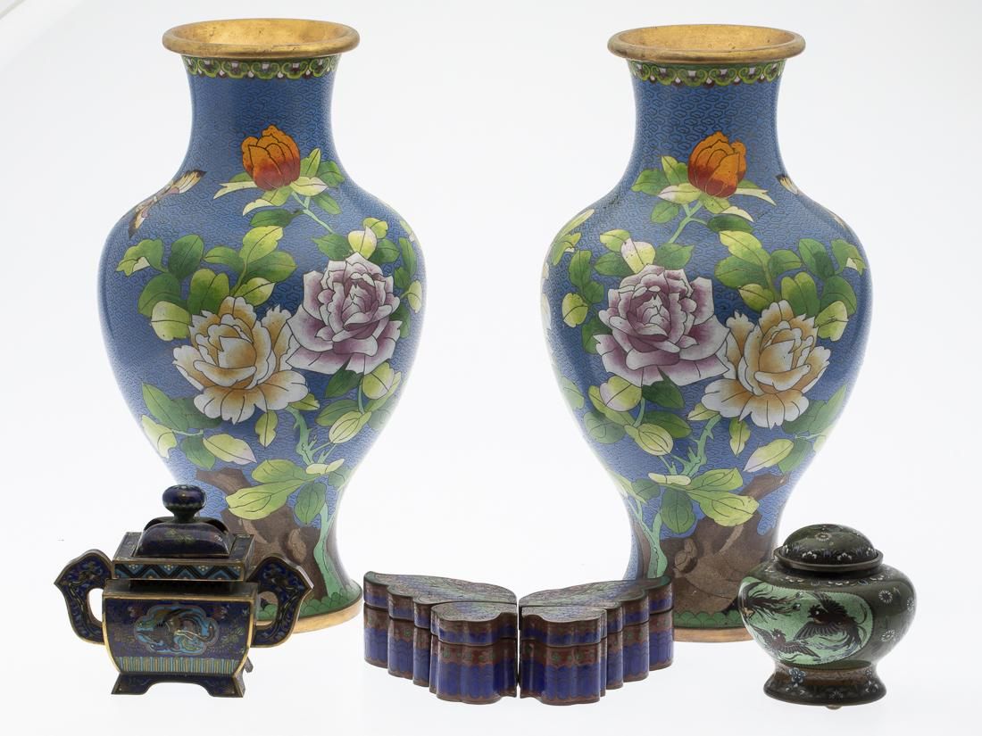 PAIR OF 5 CHINESE CLOISONN ARTICLESProperty 3d3035