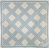 IRISH CHAIN PATCHWORK QUILT, EARLY 20TH