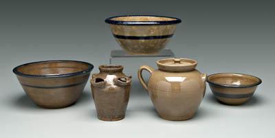 Five pieces Hilton pottery three 914ae