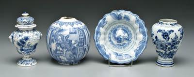 Four pieces blue and white Delft  915a3