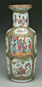 Chinese Canton famille rose vase, club