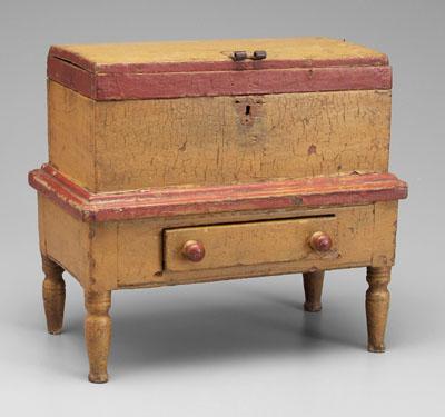 Miniature painted blanket chest  9365e