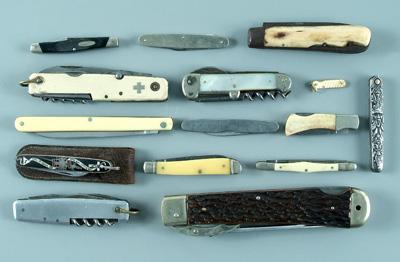 Fifteen assorted pocketknives  945aa