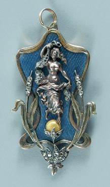 Gold Art Nouveau pendant, finely detailed