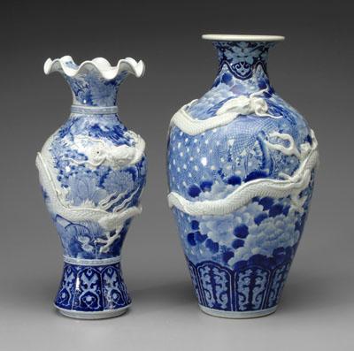 Two Japanese blue and white vases  a085e