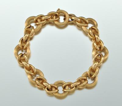 A Ladies Gold Bracelet Tested b4754
