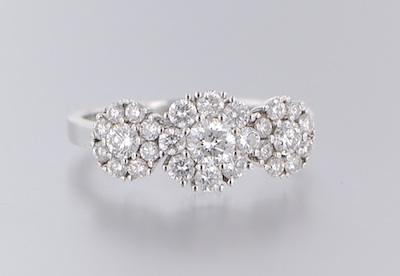 A Ladies' Delicate Diamond Ring 14k white
