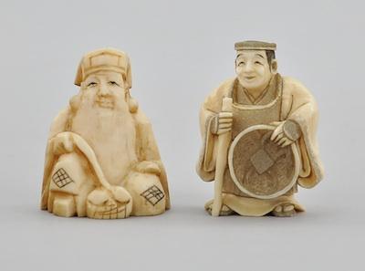 Two Carved Ivory Netsukes A carved b5c6f