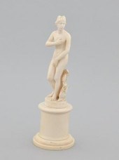 A Continental Carved Ivory Figurine b639b