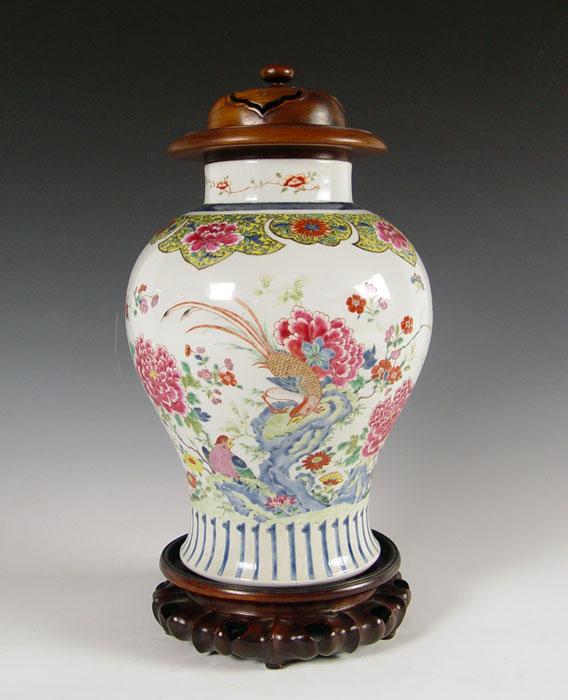 19TH C CHINESE PORCELAIN COVERED b8f08