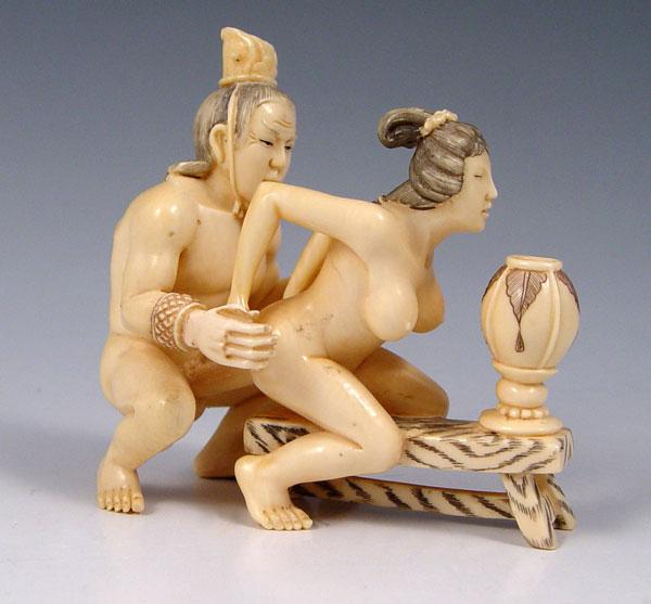 A 2 PIECE EROTICA CARVED IVORY b8d19