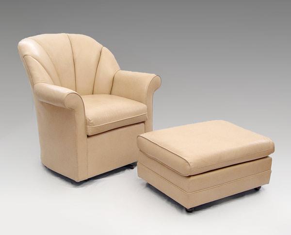 LEATHER CLUB CHAIR AND OTTOMAN b919f