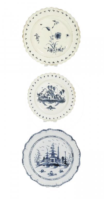 ONE PEARLWARE AND TWO CREAMWARE 109685