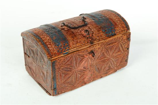 CHIP CARVED BOX American mid 10b111