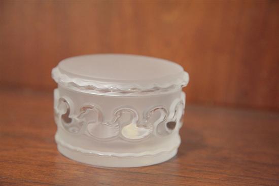 LALIQUE DRESSER BOX Frosted and 110479