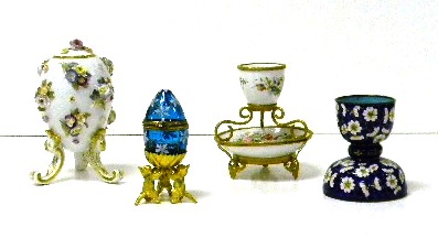Decorative eggs and stands four 10f301